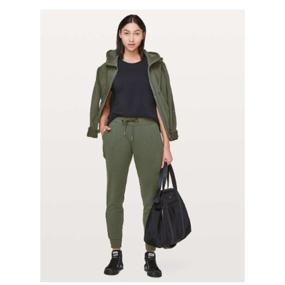 Lululemon‎ lw5bcfs Warm Down Jogger Pants Size 6 Camo Green